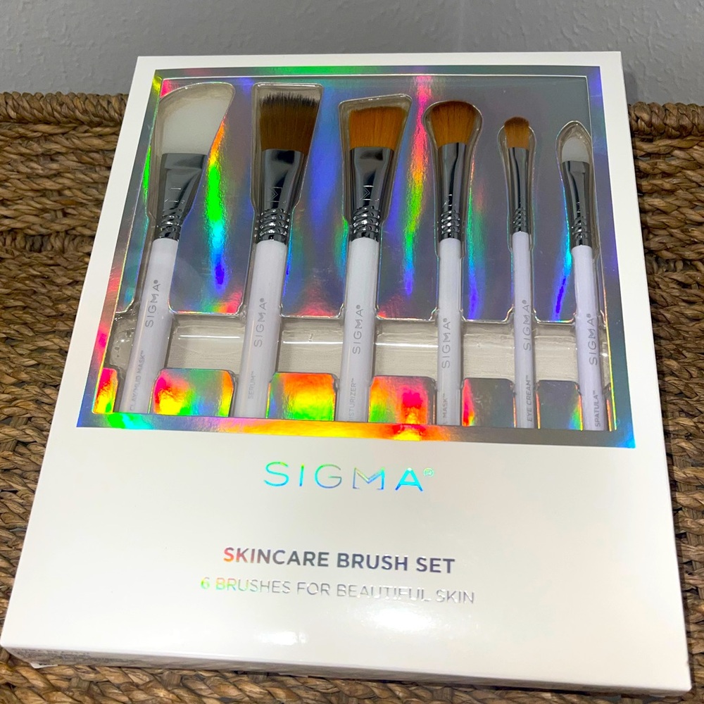 NEW IN BOX 6-piece skincare brush tools